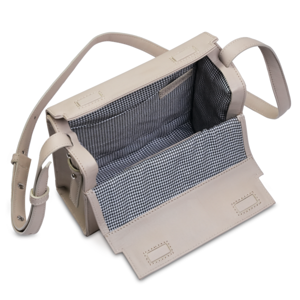 MELORA SLING BAG INSIDE SAND